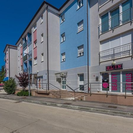 Apartment Melarnian Near The Beach In Umag Exteriér fotografie