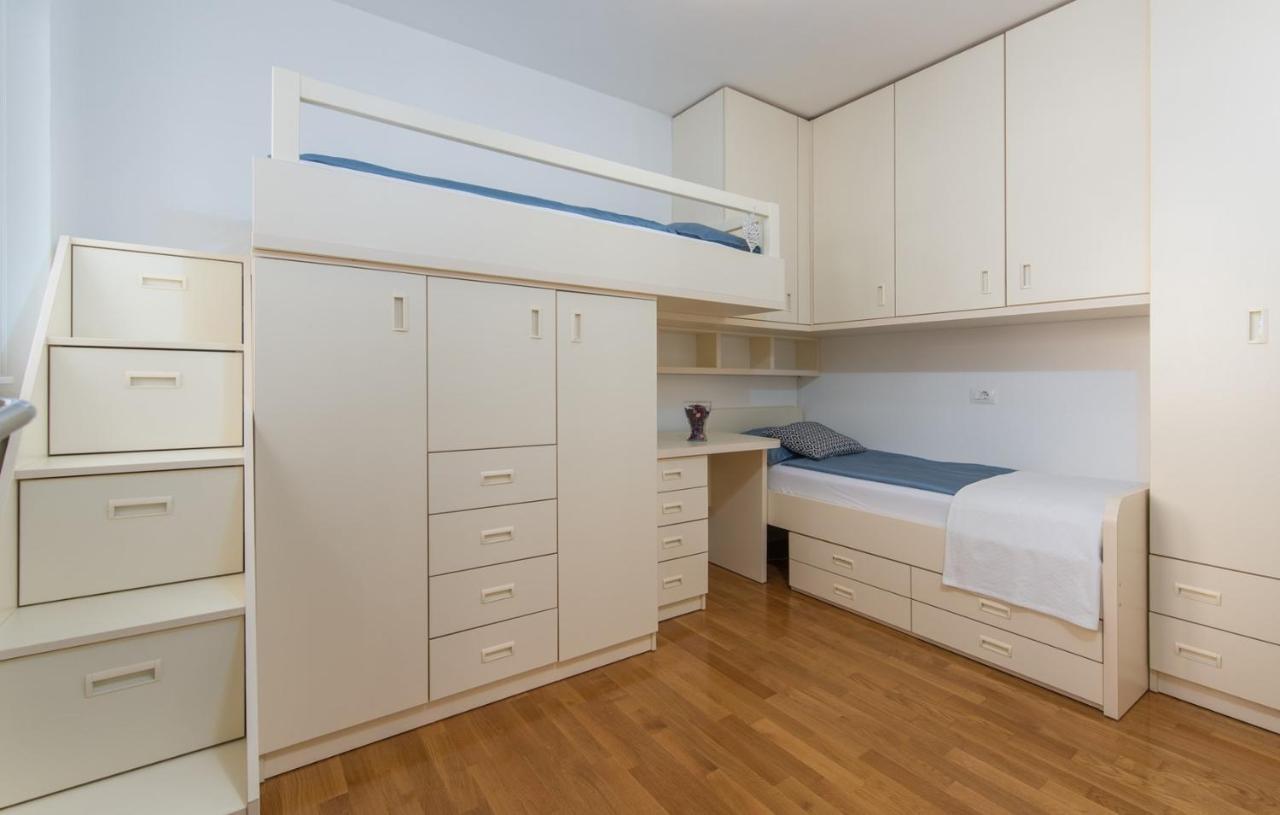 Apartment Melarnian Near The Beach In Umag Exteriér fotografie