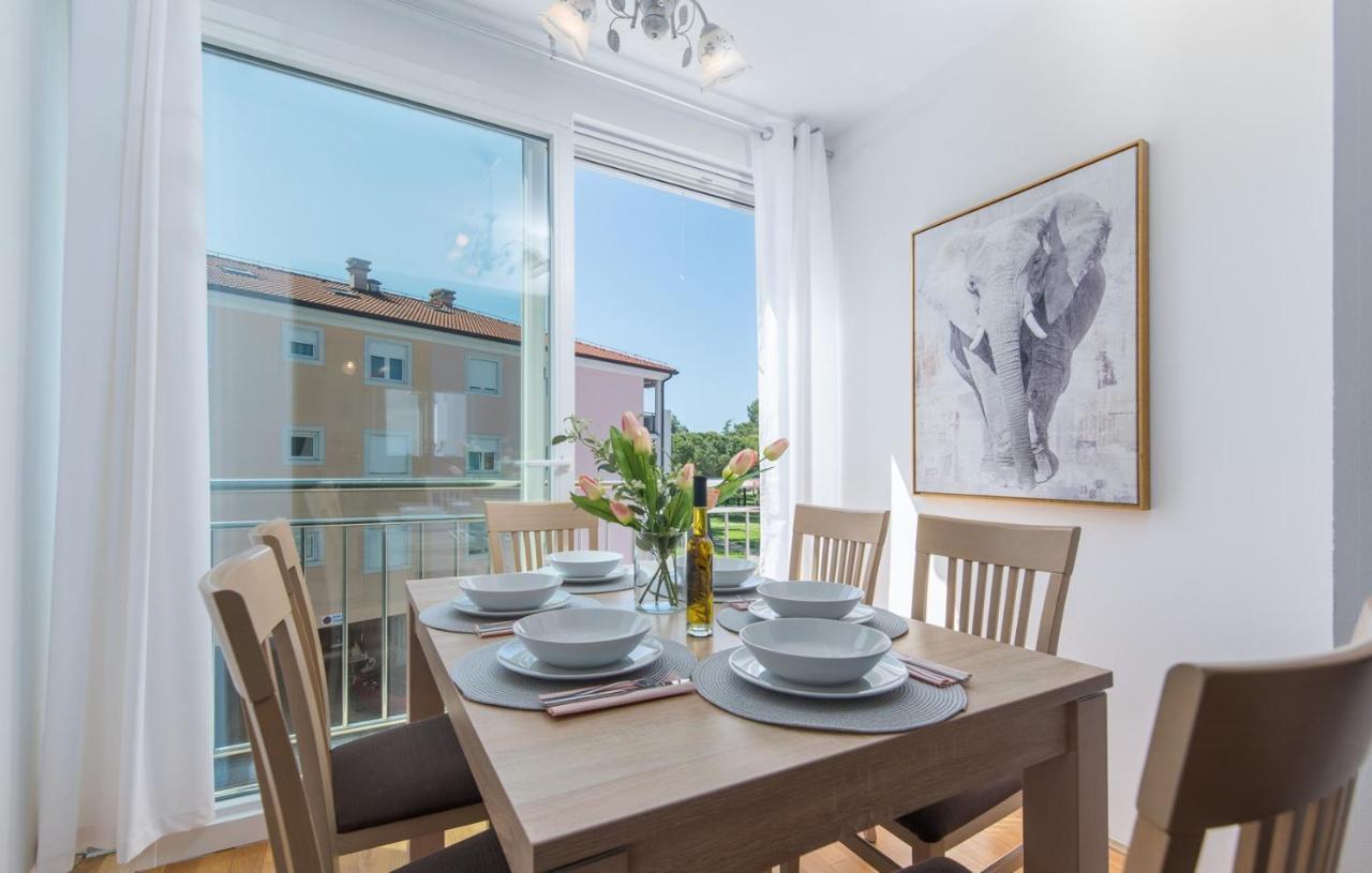 Apartment Melarnian Near The Beach In Umag Exteriér fotografie