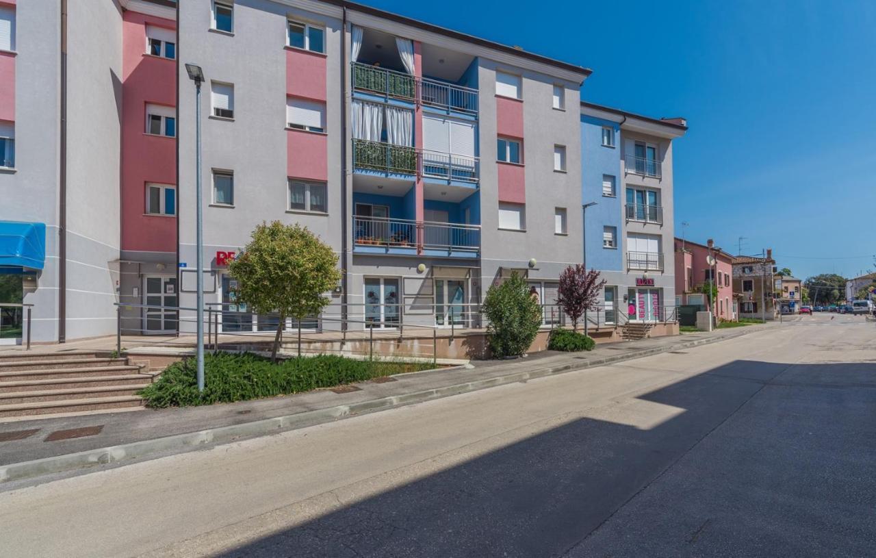 Apartment Melarnian Near The Beach In Umag Exteriér fotografie
